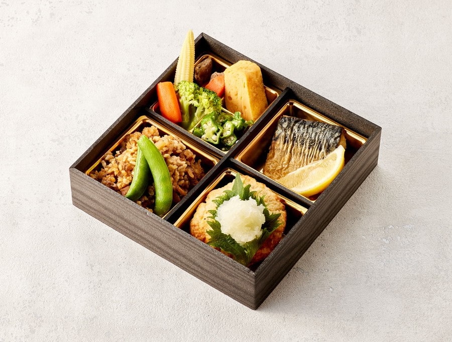 コーチン炊き込みご飯＆豆腐ハンバーグ