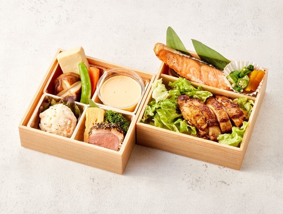 名古屋コーチン重＆鮭の塩麹焼き二段御膳 名古屋コーチンプリン付き