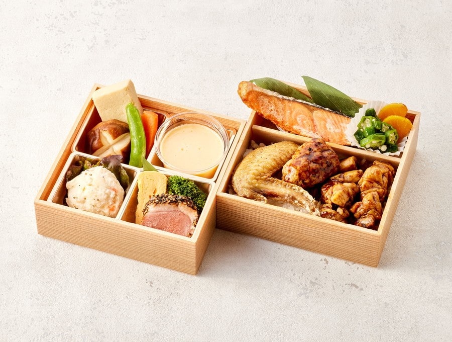 炭火焼鷄に鷄つくね名物手羽先&鮭の塩麹焼き二段御膳 名古屋コーチンプリン付き